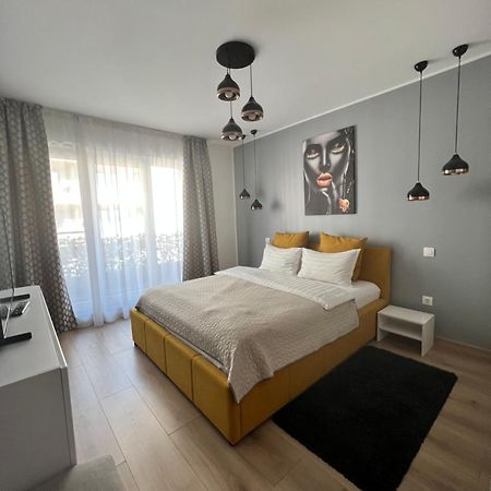 Qualis Apartament Braşov Exterior foto
